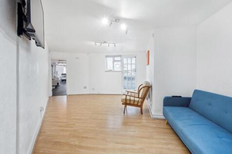1703202516_PTIME_88b Belsize Lane _NW3 5BE_003.jpg