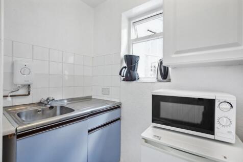 1703202516_PTIME_88b Belsize Lane _NW3 5BE_005.jpg