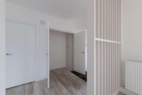 Entryway storage
