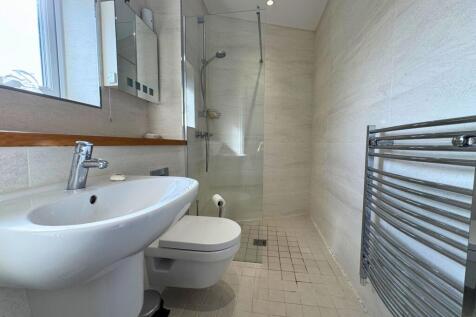 Bedroom 2 En-suite