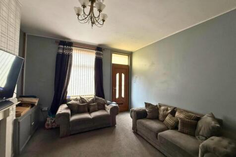 Livingroom part 2.jpg
