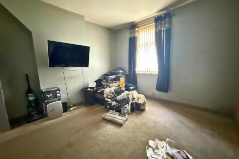 Bedroom 1.jpg
