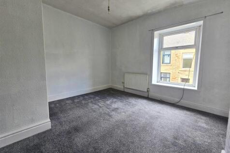 Bedroom One (2)