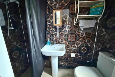 Downstairs Communal WC