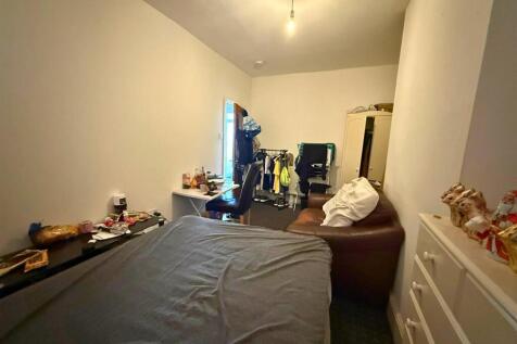 Bedroom one (Reception room two)