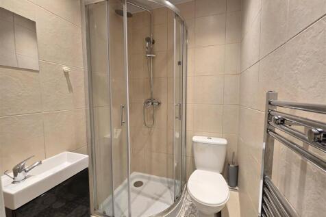 Bedroom Two En-Sutie