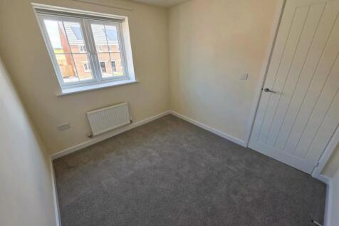 bedroom 2...jpg