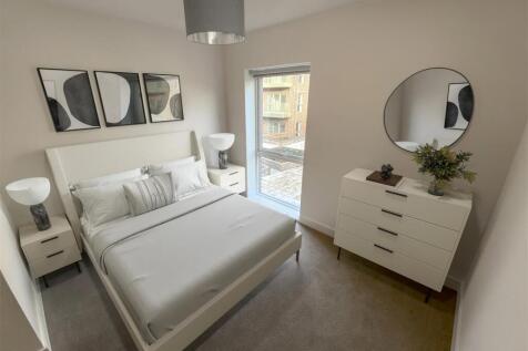 2 bed apt 50 c12 2nd bedroom.jpg