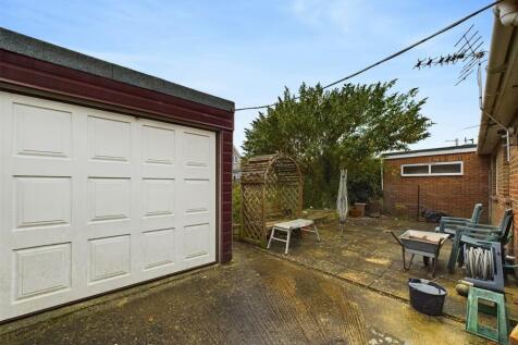 Garden / Garage