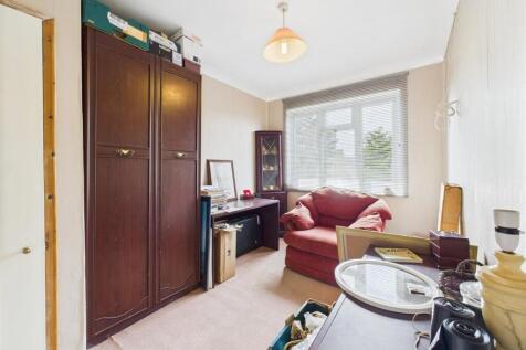 CAM03428G0-PR0127-STILL008.jpg