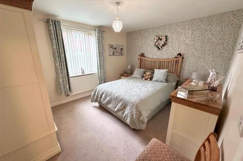 Master Bedroom.jpg