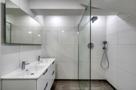 Master En-Suite