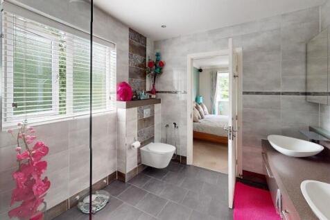 Master En-Suite