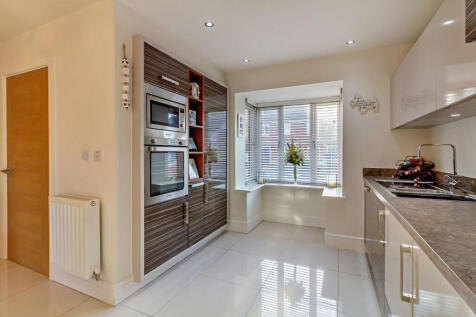 Kitchen &amp; Dining Area