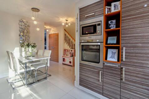 Kitchen &amp; Dining Area
