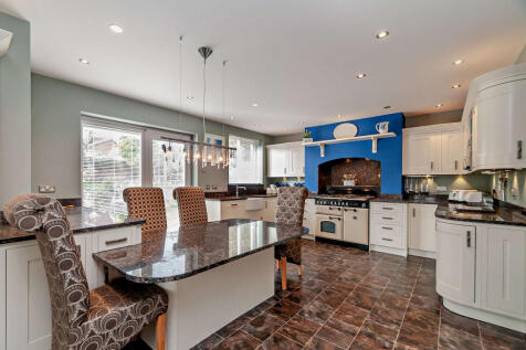 Kitchen / Dining