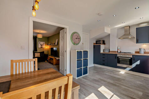 Kitchen / Dining