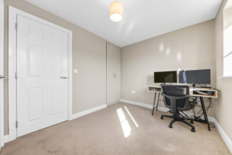 Bedroom/Office