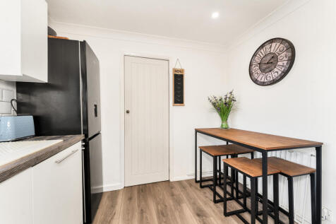 58 Hill Rise, St Ives (11).JPG