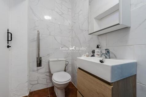 BAÑO PLANTA BAJA