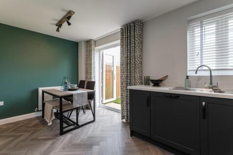 Kennett dining area