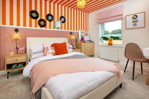 FRAMPTON BEDROOM 2