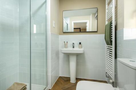 LYNFORD EN SUITE