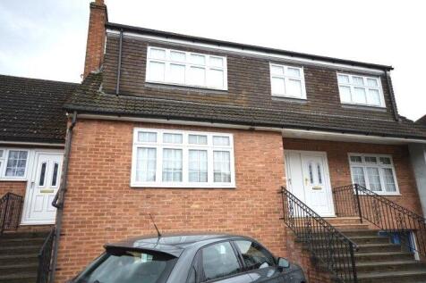 2,22 Oaklands Crescent, Chelmsford, Essex, CM2 9F