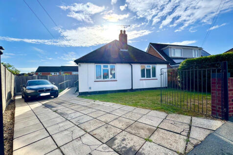 Wallace Crescent, Chelmsford, Essex, CM2 9QN