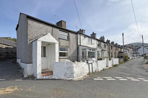 Outside 1 Bryn Tirion Bethesda-3 T202505071244.jpg