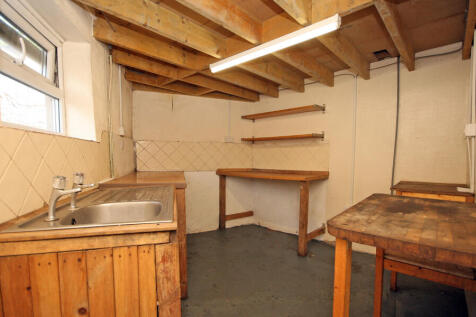 Kitchen- 1 Bryn Tirion Bethesda-14 T202505071244.jpg