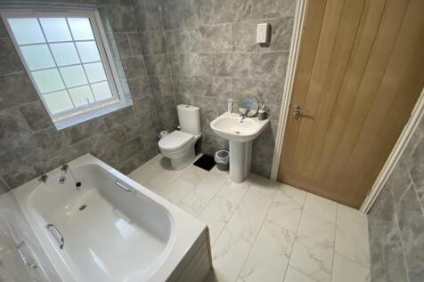 Bathroom T202509121448.jpg