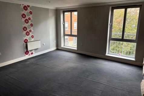 Lounge 2 T202509221010.jpg