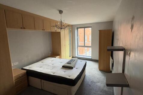 Bedroom 1 T202509221018.jpg