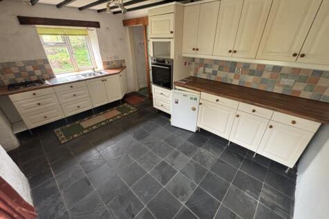 KITCHEN T202508041512.jpg