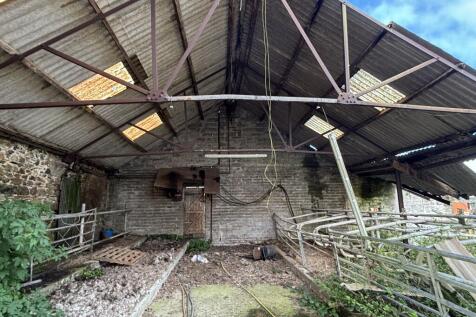 Old Building T202509181655.jpg