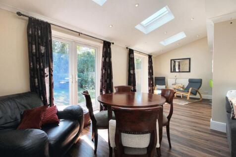 Sun Room/Dining Area