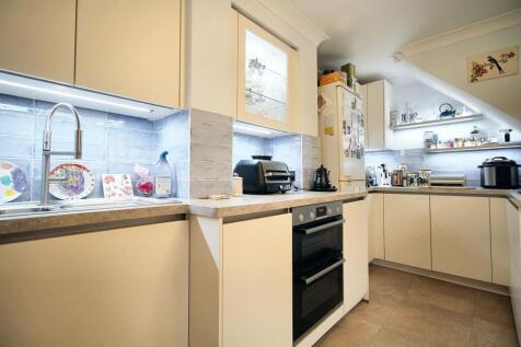 Kitchen/ Dining Room