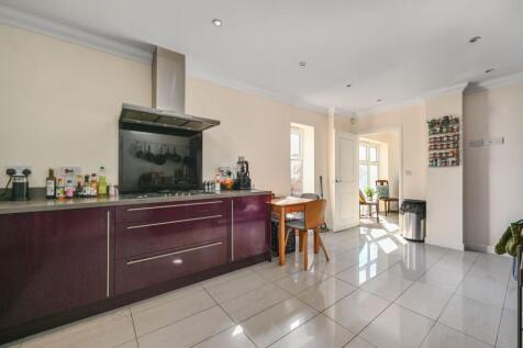 Kitchen/ Breakfast Room