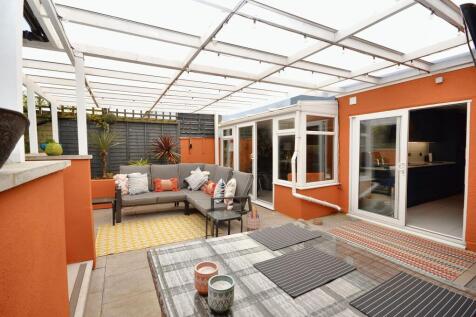 Outdoor Living / Kitchen Area