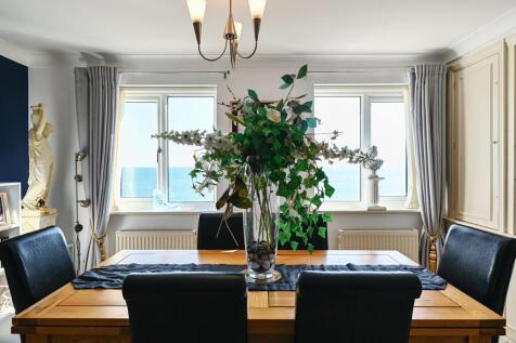 Lounge/Diner