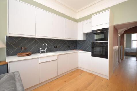 LOUNGE / KITCHEN / DINER