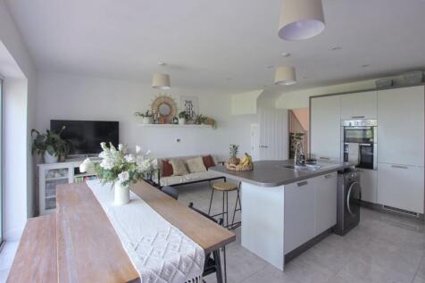 Kitchen/family room