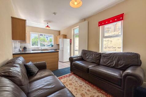 Lounge/Kitchen