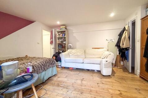 Lounge/Bedroom