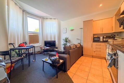 Lounge/Kitchen