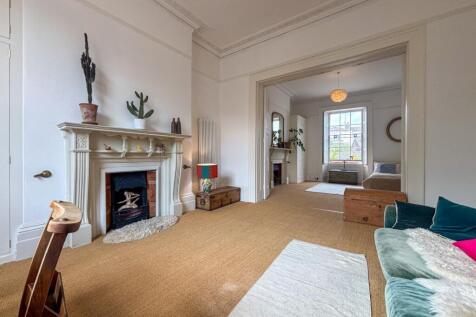 Lounge/Bedroom