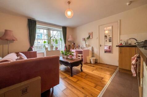 Lounge/Kitchen