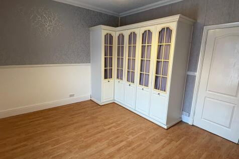 IMG-20251107-WA00...