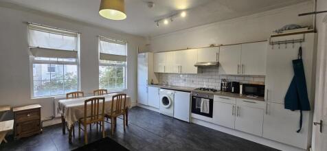 Kitchen/Dining Area